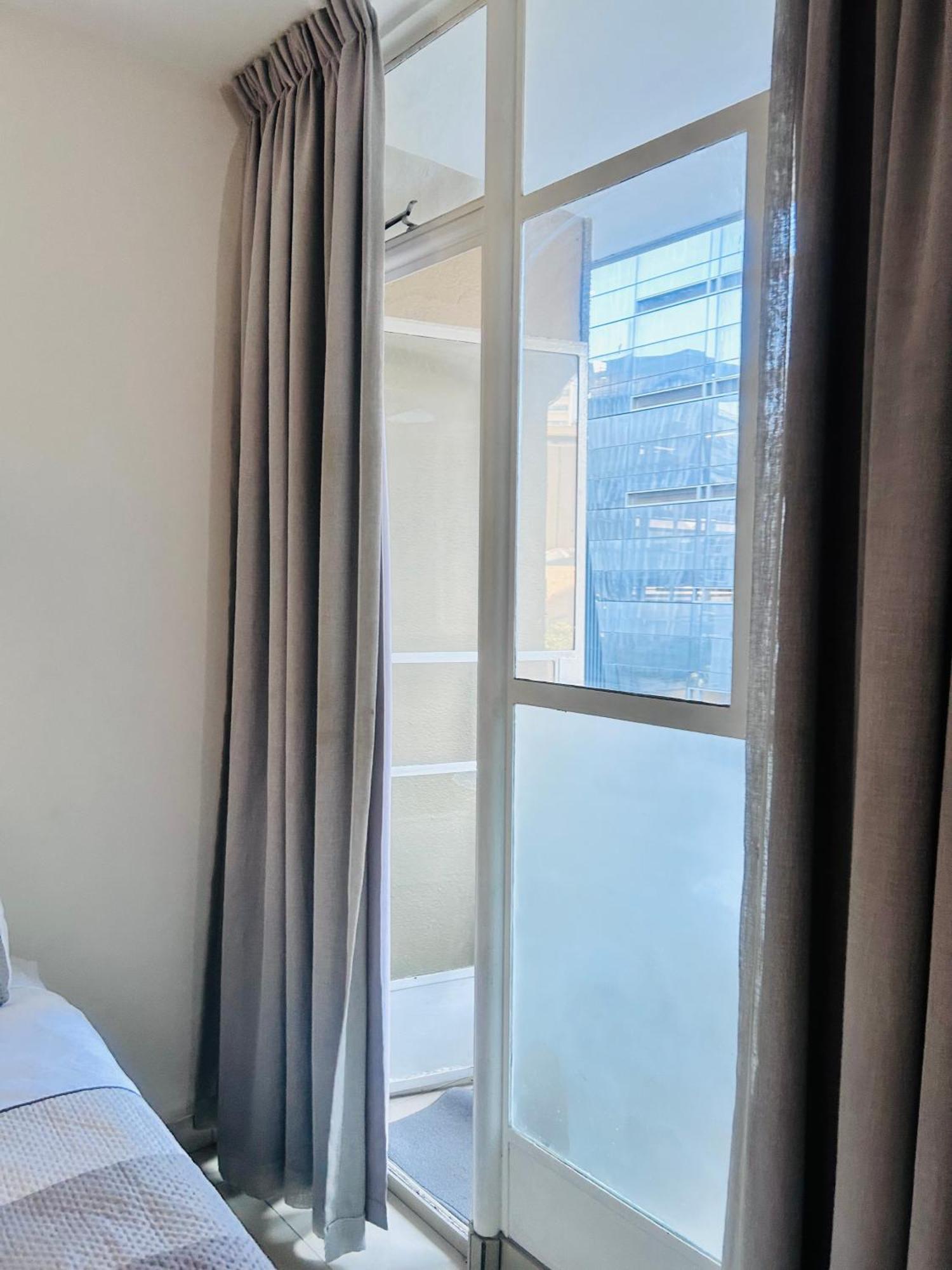 Apartment 47 On Hyde Park *